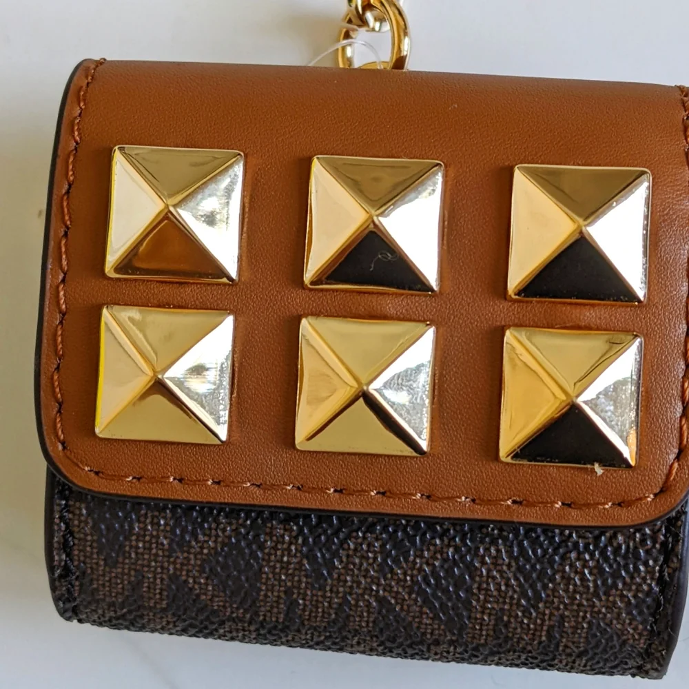 MICHAEL KORS Studded Bag Charm Decorative AirPods Clip Case Key Fob